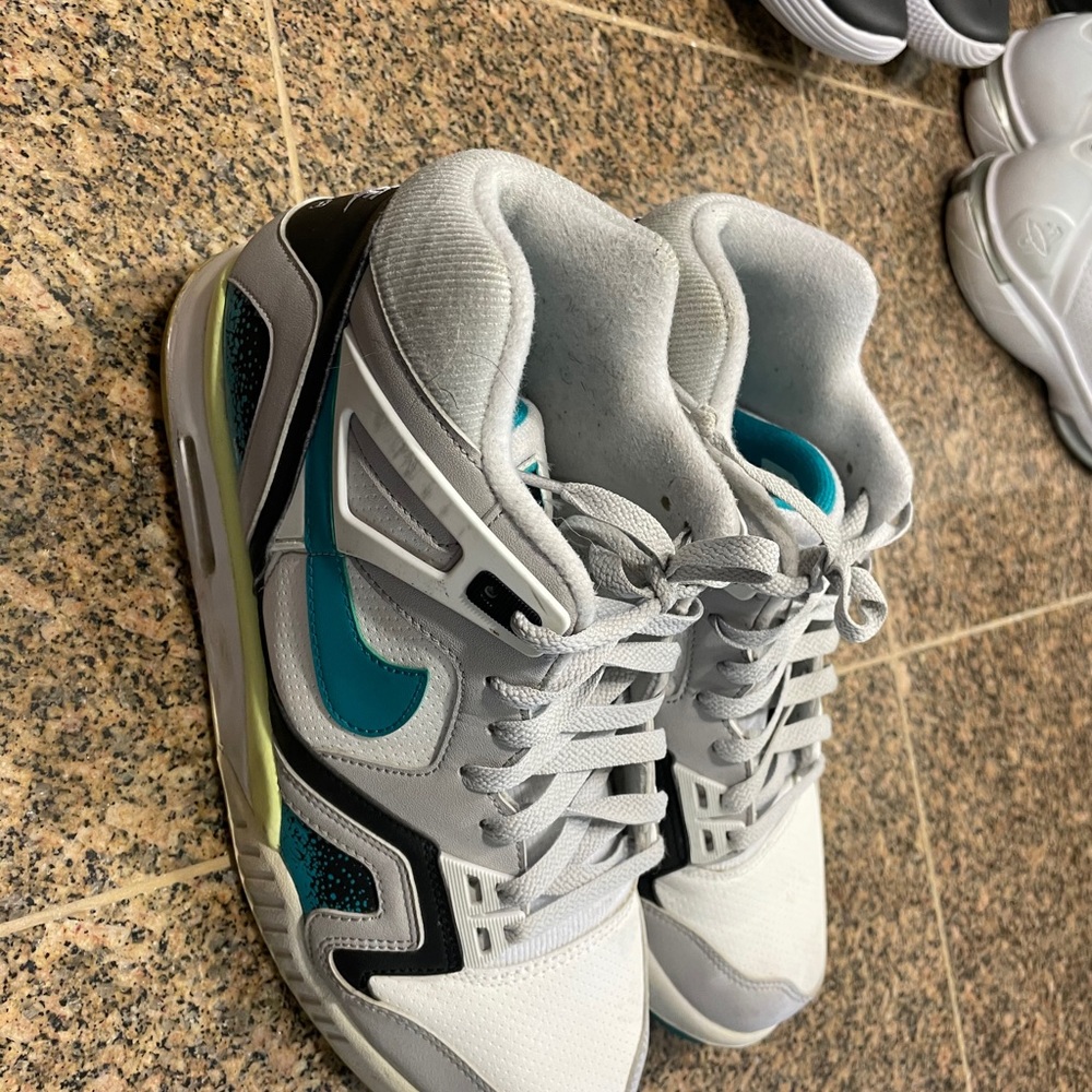 Nike Air Tech Challenge